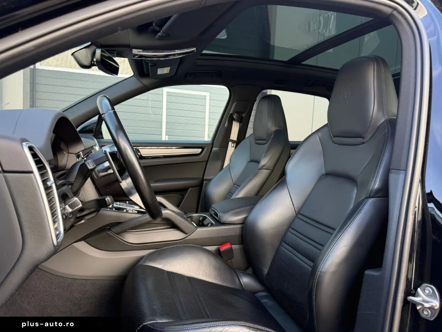 PORSCHE Cayenne Platinum Edition