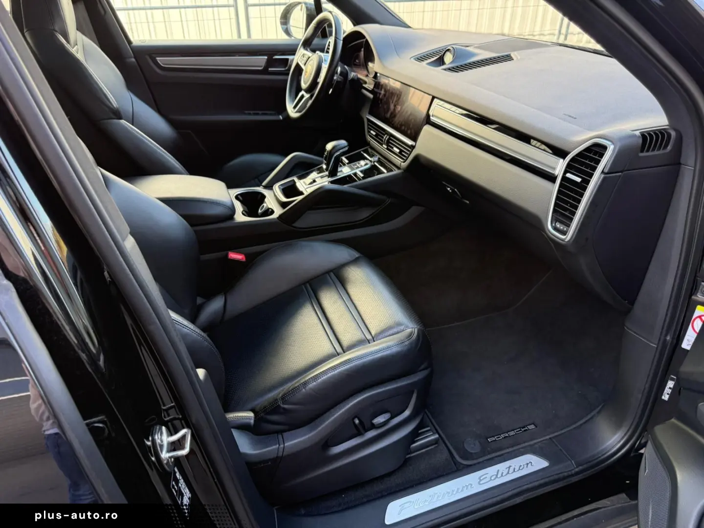 PORSCHE Cayenne Platinum Edition