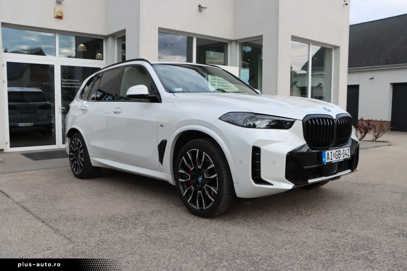 BMW X5 50e MPro Innov Comf  Travel Sky B&W net €70k