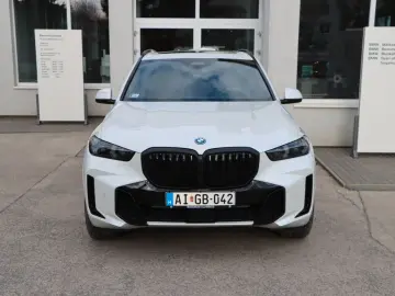 BMW X5 50e MPro Innov Comf  Travel Sky B&W net €70k