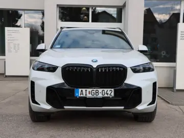 BMW X5 50e MPro Innov Comf  Travel Sky B&W net €70k