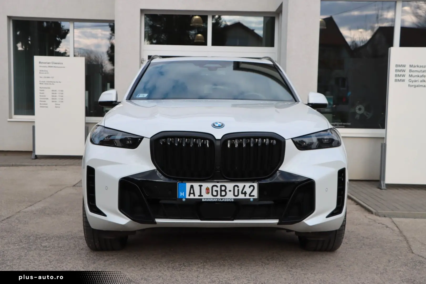 BMW X5 50e MPro Innov Comf  Travel Sky B&W net €70k