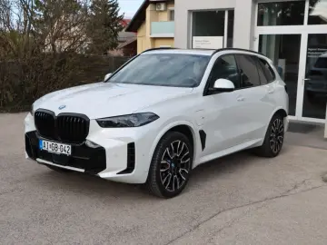 BMW X5 50e MPro Innov Comf  Travel Sky B&W net €70k