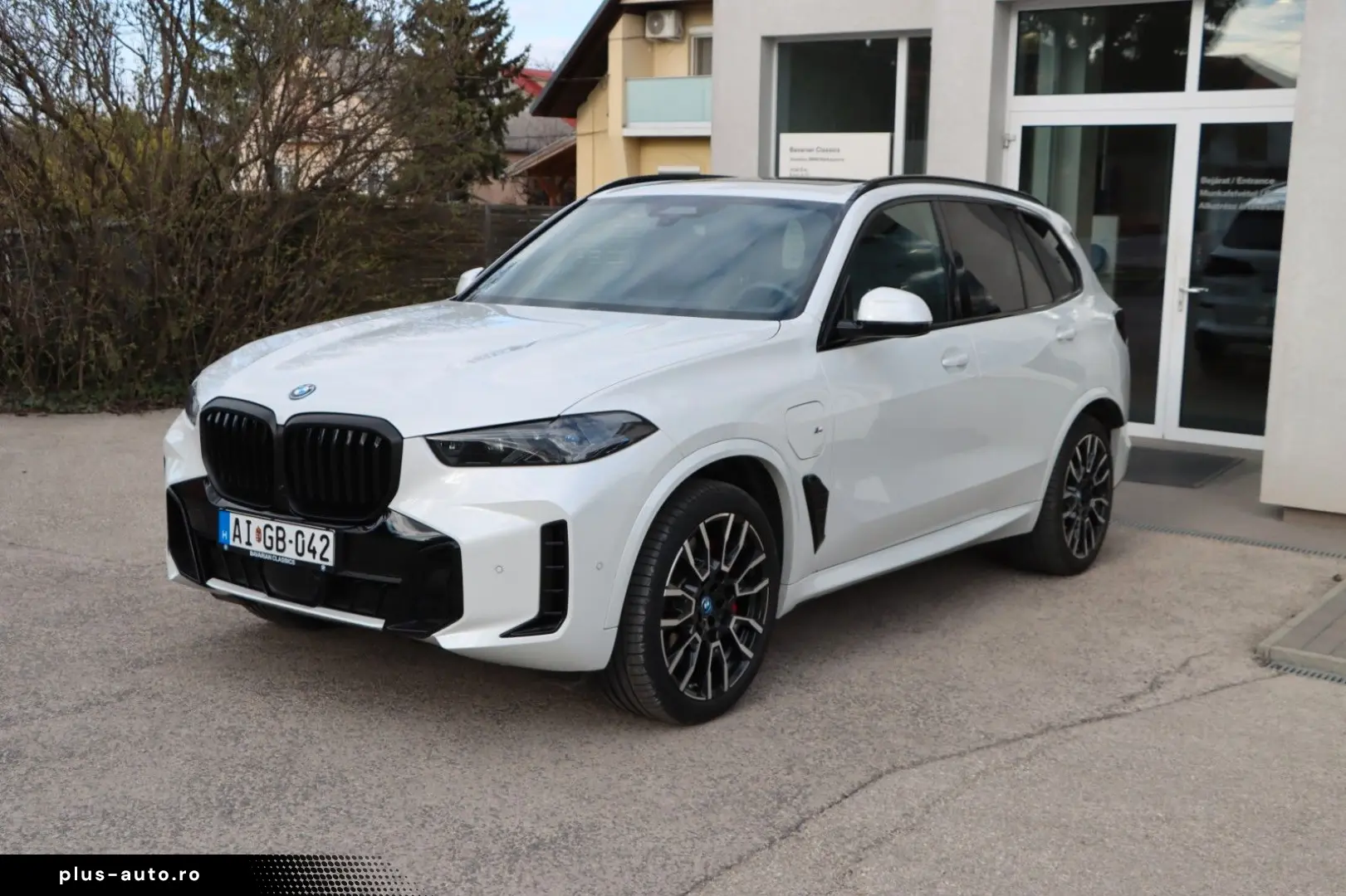 BMW X5 50e MPro Innov Comf  Travel Sky B&W net €70k