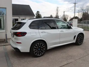 BMW X5 50e MPro Innov Comf  Travel Sky B&W net €70k