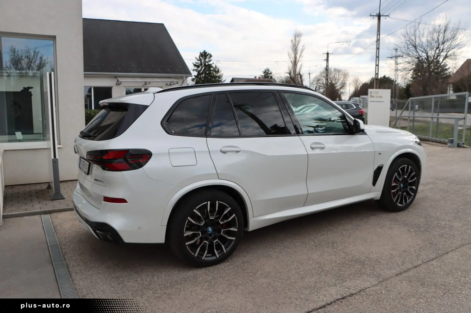 BMW X5 50e MPro Innov Comf  Travel Sky B&W net €70k