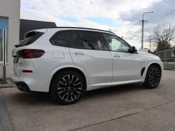 BMW X5 50e MPro Innov Comf  Travel Sky B&W net €70k