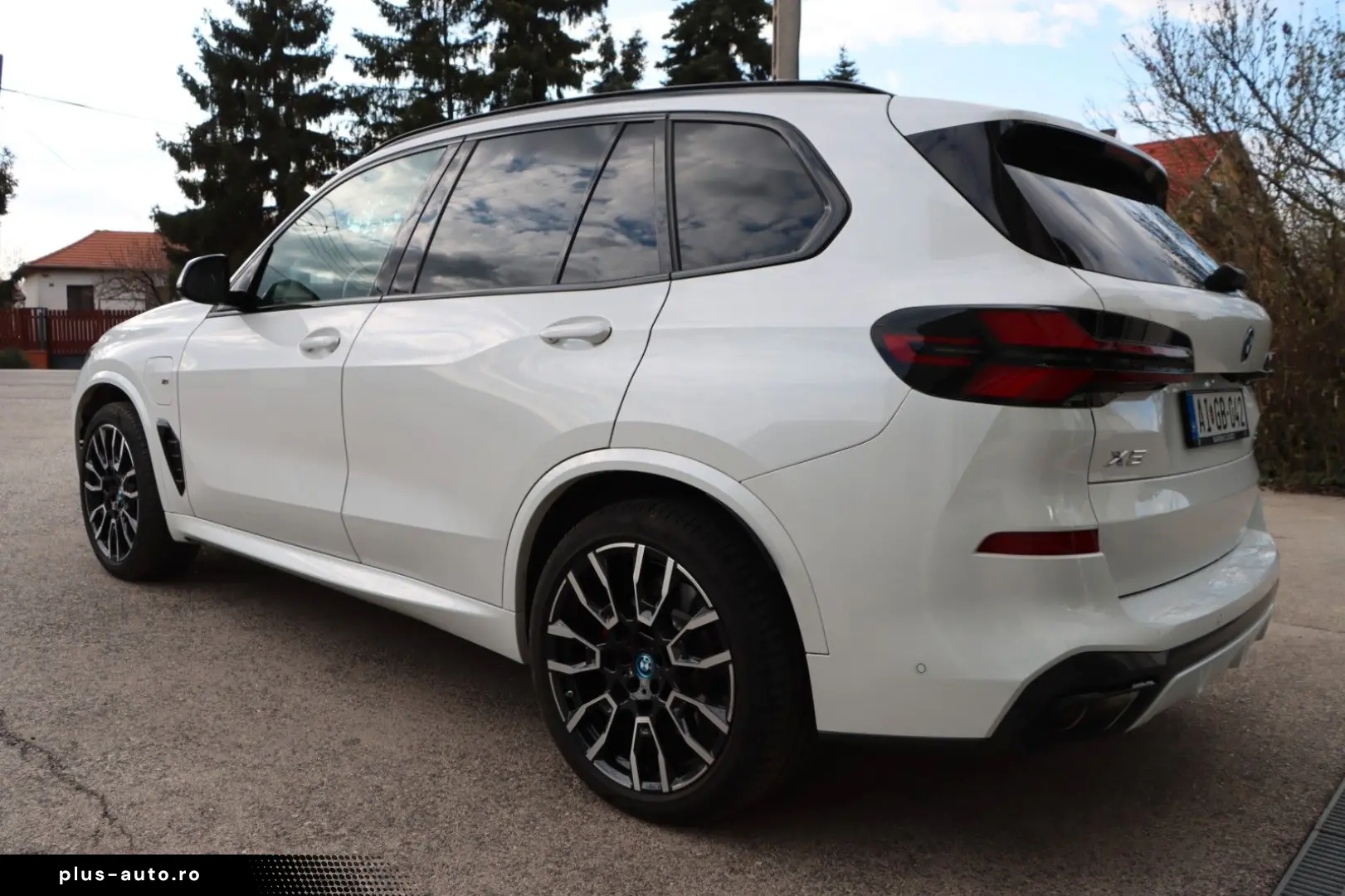 BMW X5 50e MPro Innov Comf  Travel Sky B&W net €70k