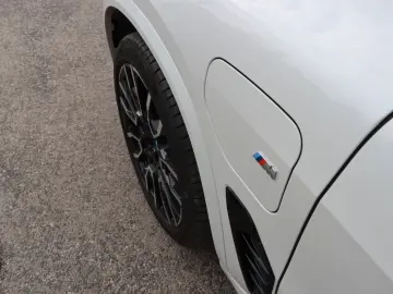 BMW X5 50e MPro Innov Comf  Travel Sky B&W net €70k