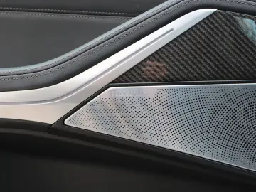 BMW X5 50e MPro Innov Comf  Travel Sky B&W net €70k