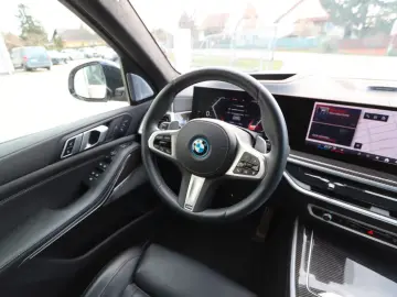 BMW X5 50e MPro Innov Comf  Travel Sky B&W net €70k