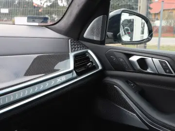 BMW X5 50e MPro Innov Comf  Travel Sky B&W net €70k