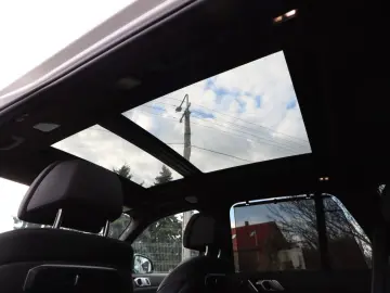 BMW X5 50e MPro Innov Comf  Travel Sky B&W net €70k