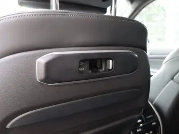 BMW X5 50e MPro Innov Comf  Travel Sky B&W net €70k