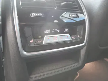 BMW X5 50e MPro Innov Comf  Travel Sky B&W net €70k