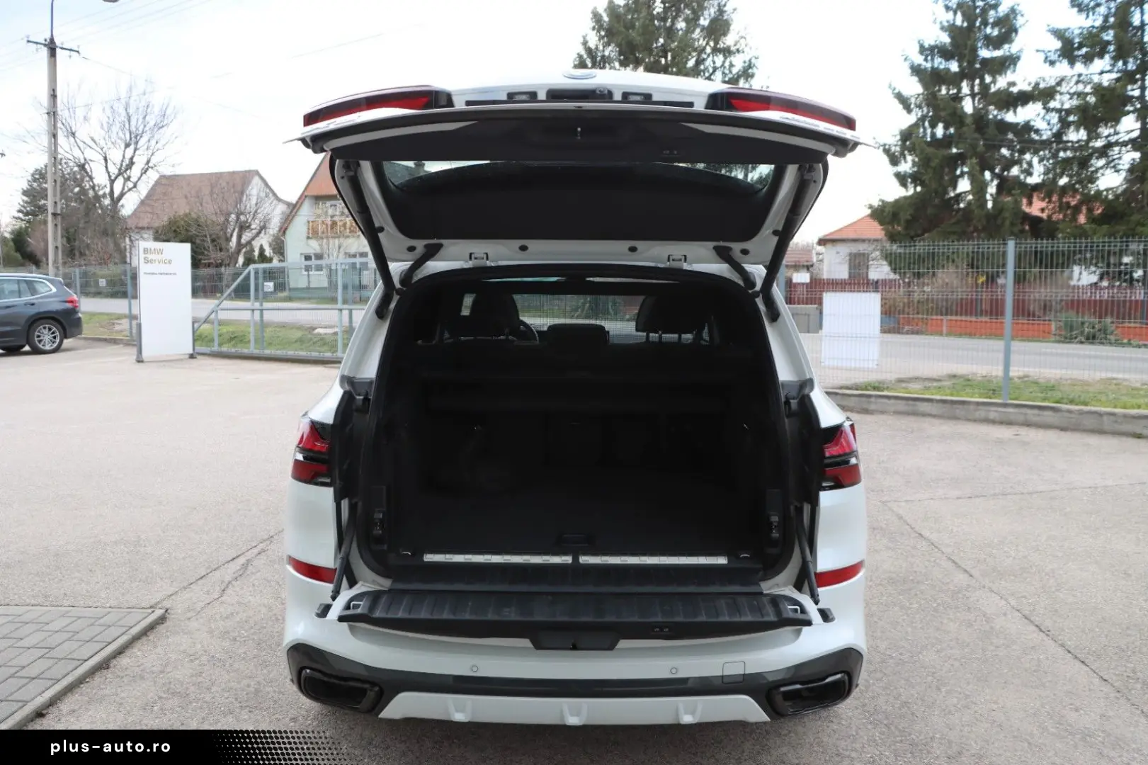 BMW X5 50e MPro Innov Comf  Travel Sky B&W net €70k