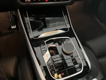 BMW X5 xDrive 30d M-SPORT LED AHK PANO-DA 7-SITZ