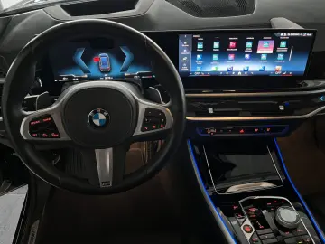 BMW X5 xDrive 40i M-SPORT PRO AHK PANO 7-SITZ VOLL