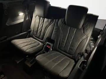 BMW X5 xDrive 40i M-SPORT PRO AHK PANO 7-SITZ VOLL