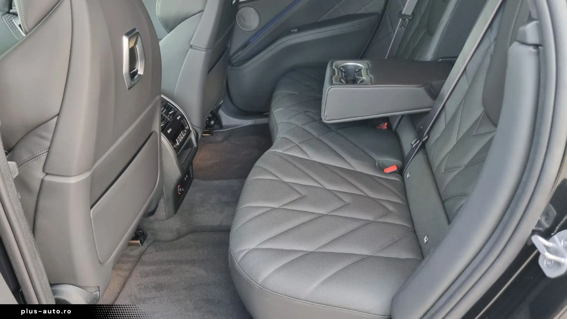 BMW XM 4.4i V8 LNP 190€