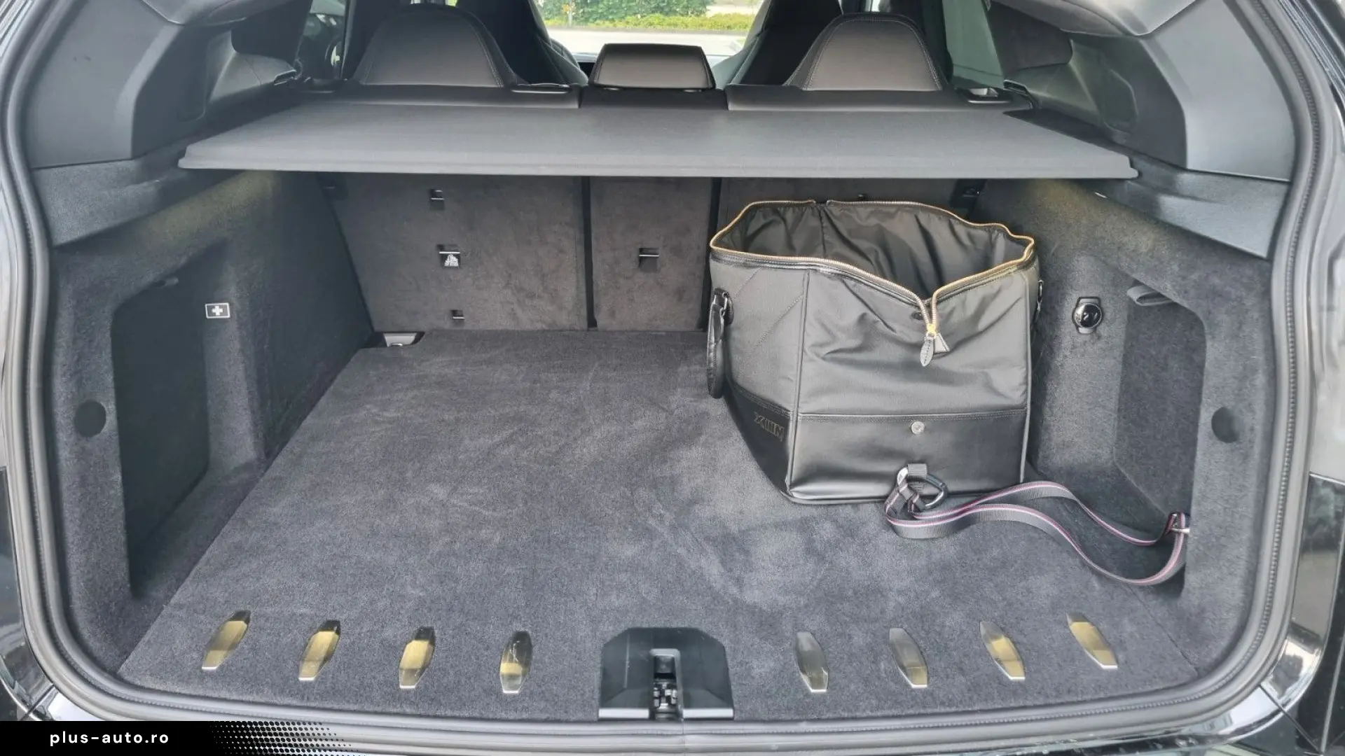 BMW XM 4.4i V8 LNP 190€