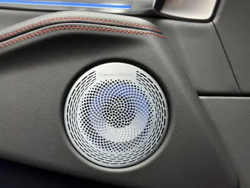 BMW XM Label Red B&W HuD CARBON MASSAGE GARANTIE