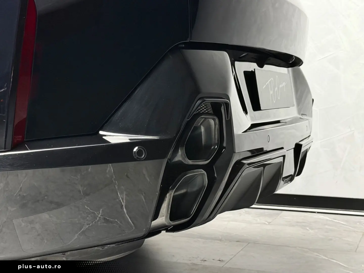 BMW XM Label Red B&W HuD CARBON MASSAGE GARANTIE