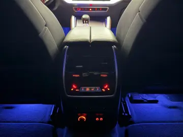 BMW XM Label Red B&W HuD CARBON MASSAGE GARANTIE