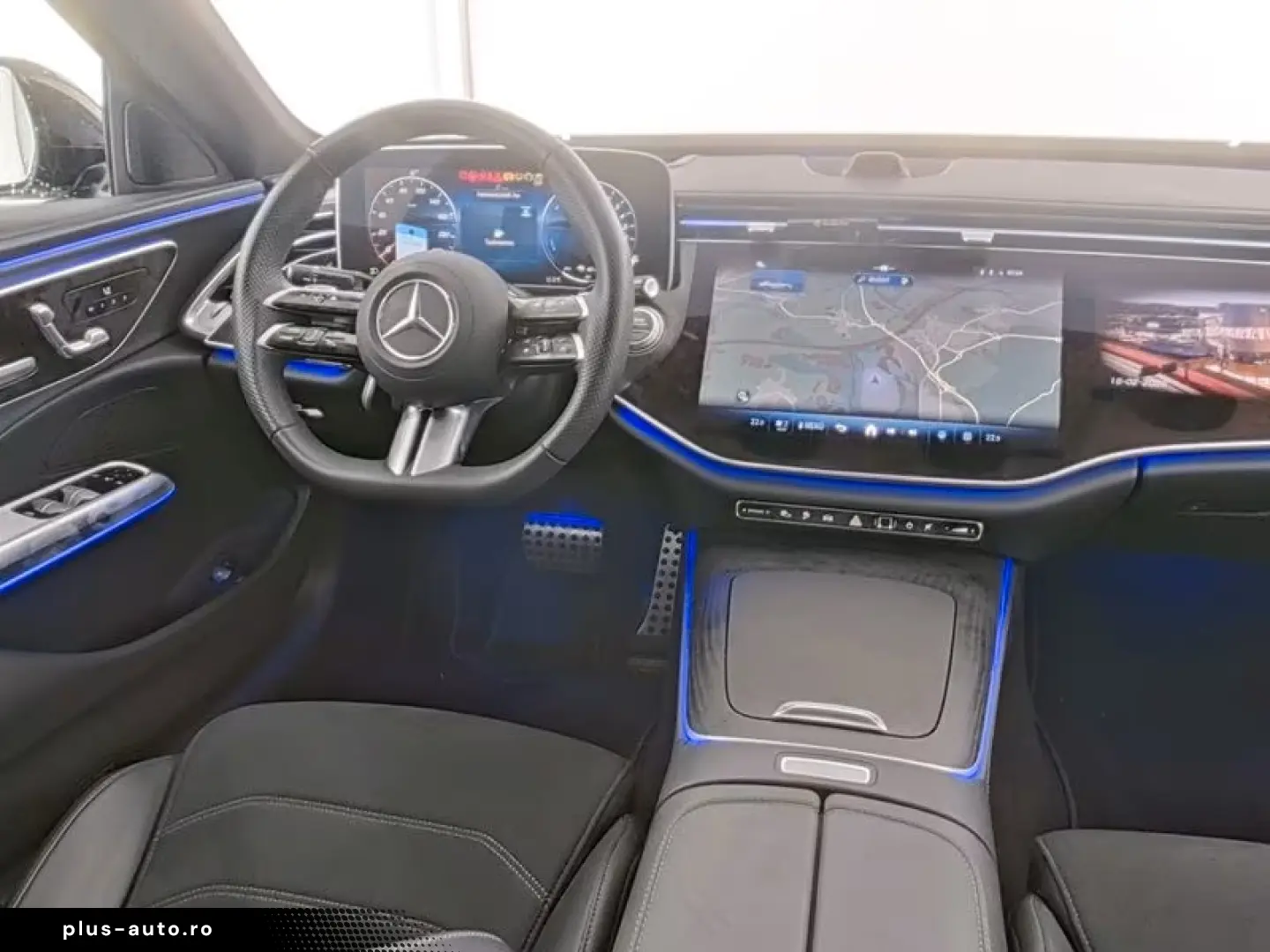 Mercedes Benz E300e AMG Superscreen