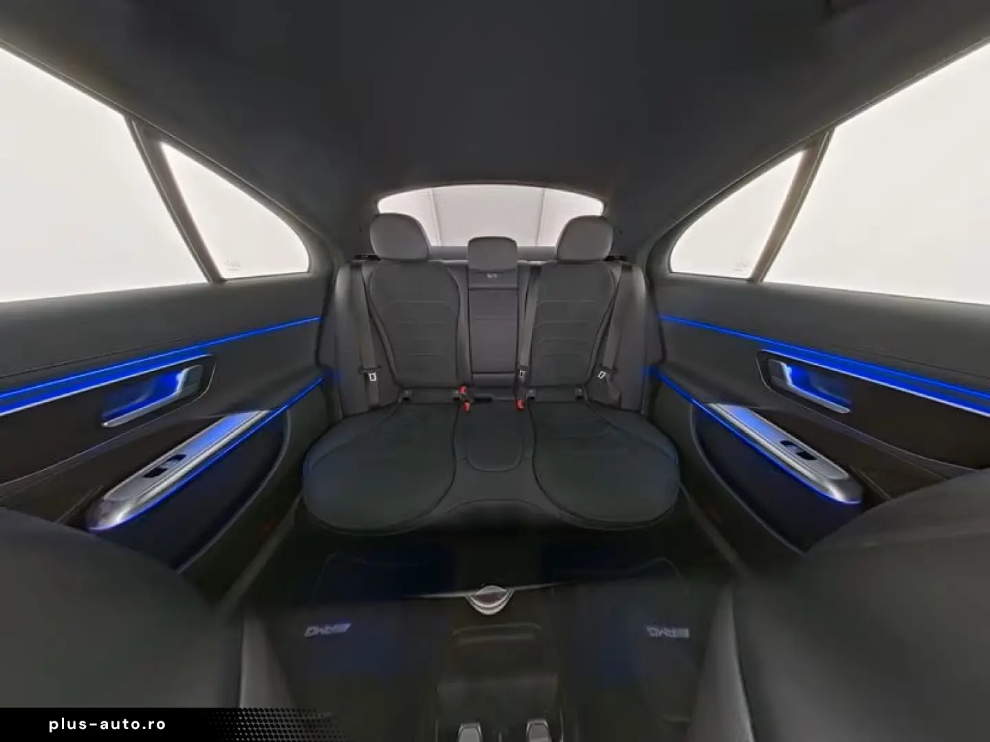 Mercedes Benz E300e AMG Superscreen