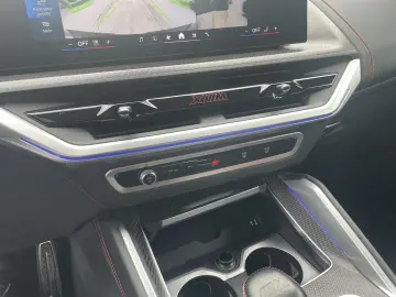 BMW XM Label Sportpaket AD AHK-klappbar AHK Navi Dig