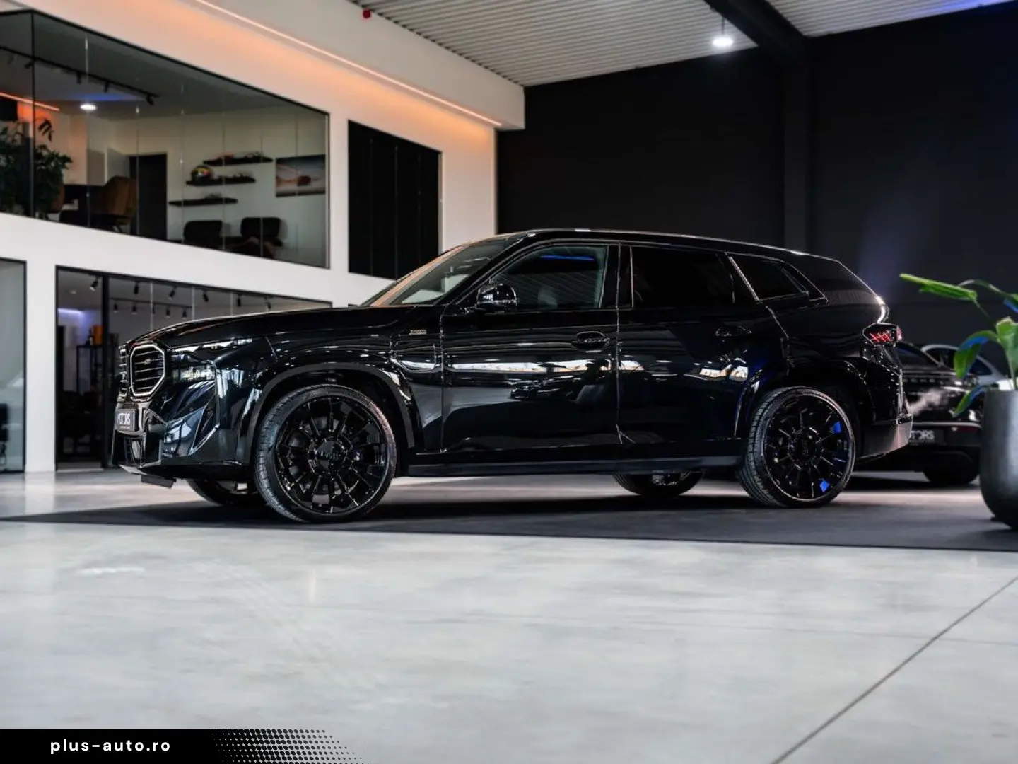 BMW XM PHEV 4.4AS - M sport - AHK - Massage - HUD -