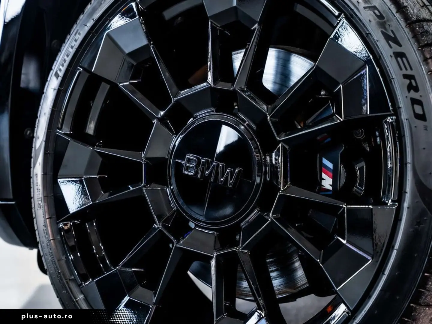 BMW XM PHEV 4.4AS - M sport - AHK - Massage - HUD -