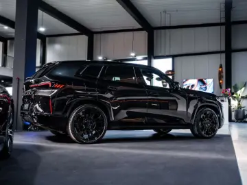 BMW XM PHEV 4.4AS - M sport - AHK - Massage - HUD -