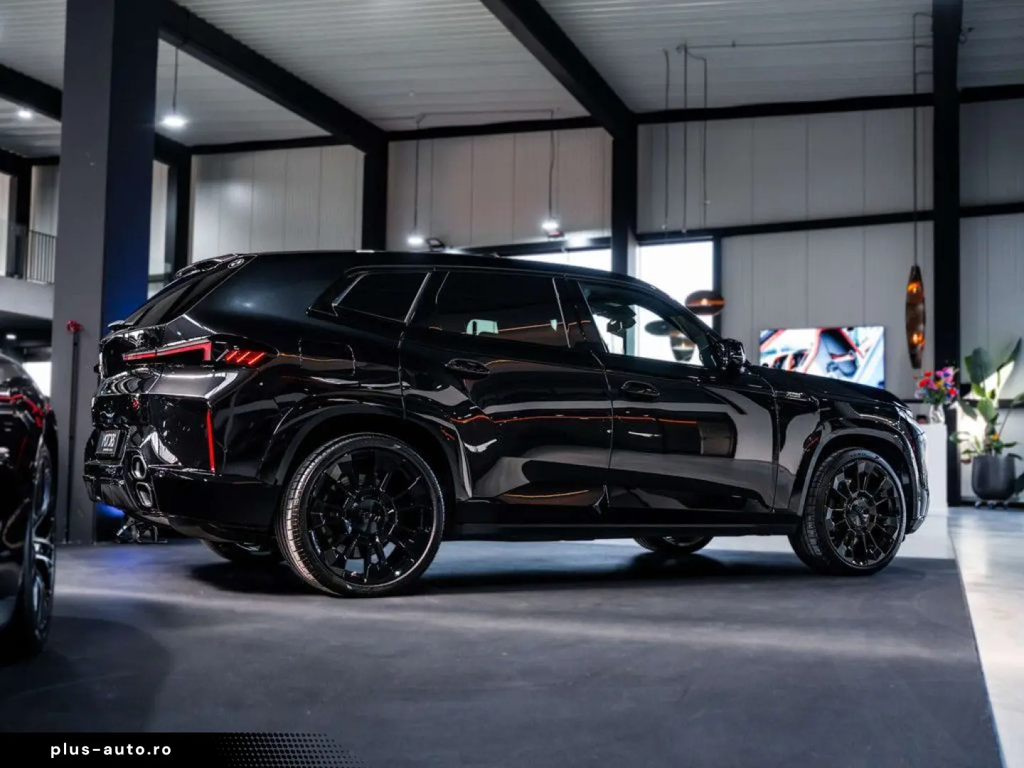 BMW XM PHEV 4.4AS - M sport - AHK - Massage - HUD -