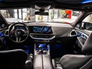 BMW XM PHEV 4.4AS - M sport - AHK - Massage - HUD -