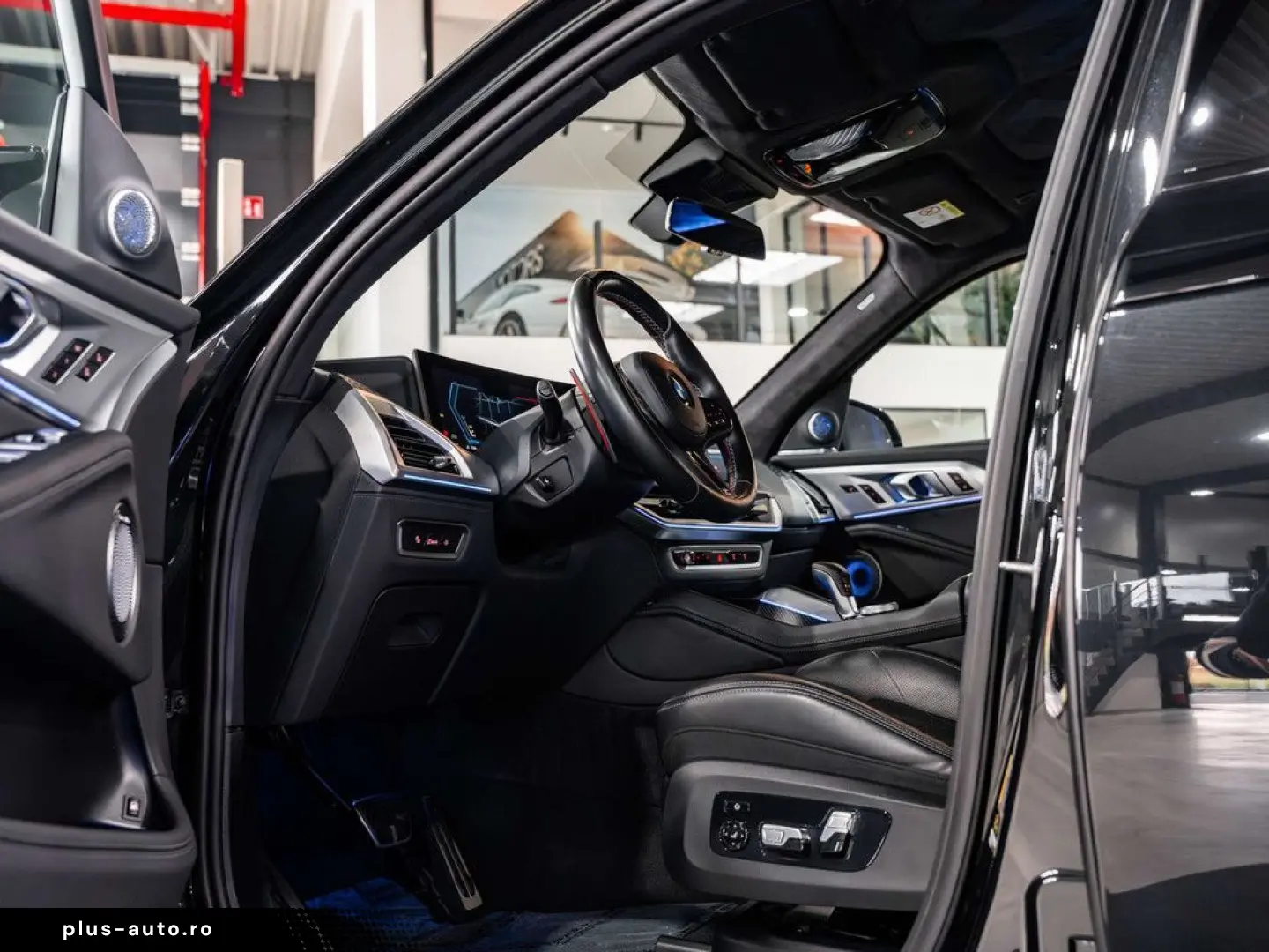 BMW XM PHEV 4.4AS - M sport - AHK - Massage - HUD -