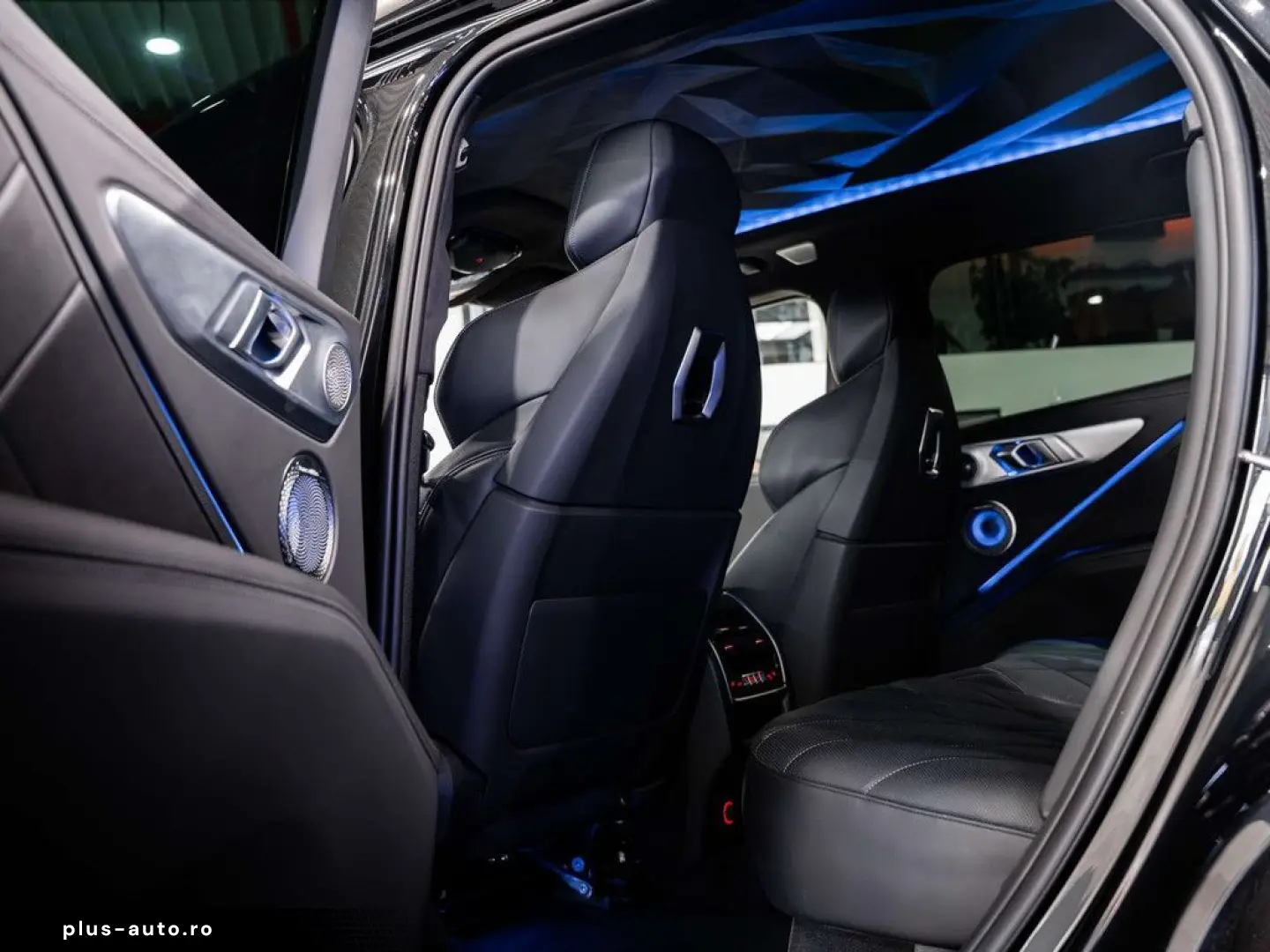 BMW XM PHEV 4.4AS - M sport - AHK - Massage - HUD -