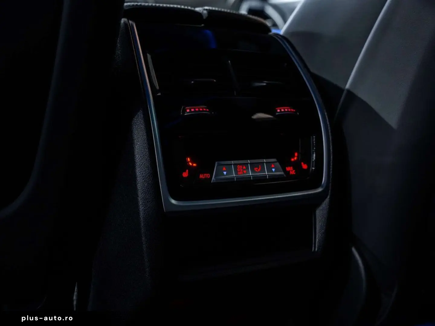 BMW XM PHEV 4.4AS - M sport - AHK - Massage - HUD -