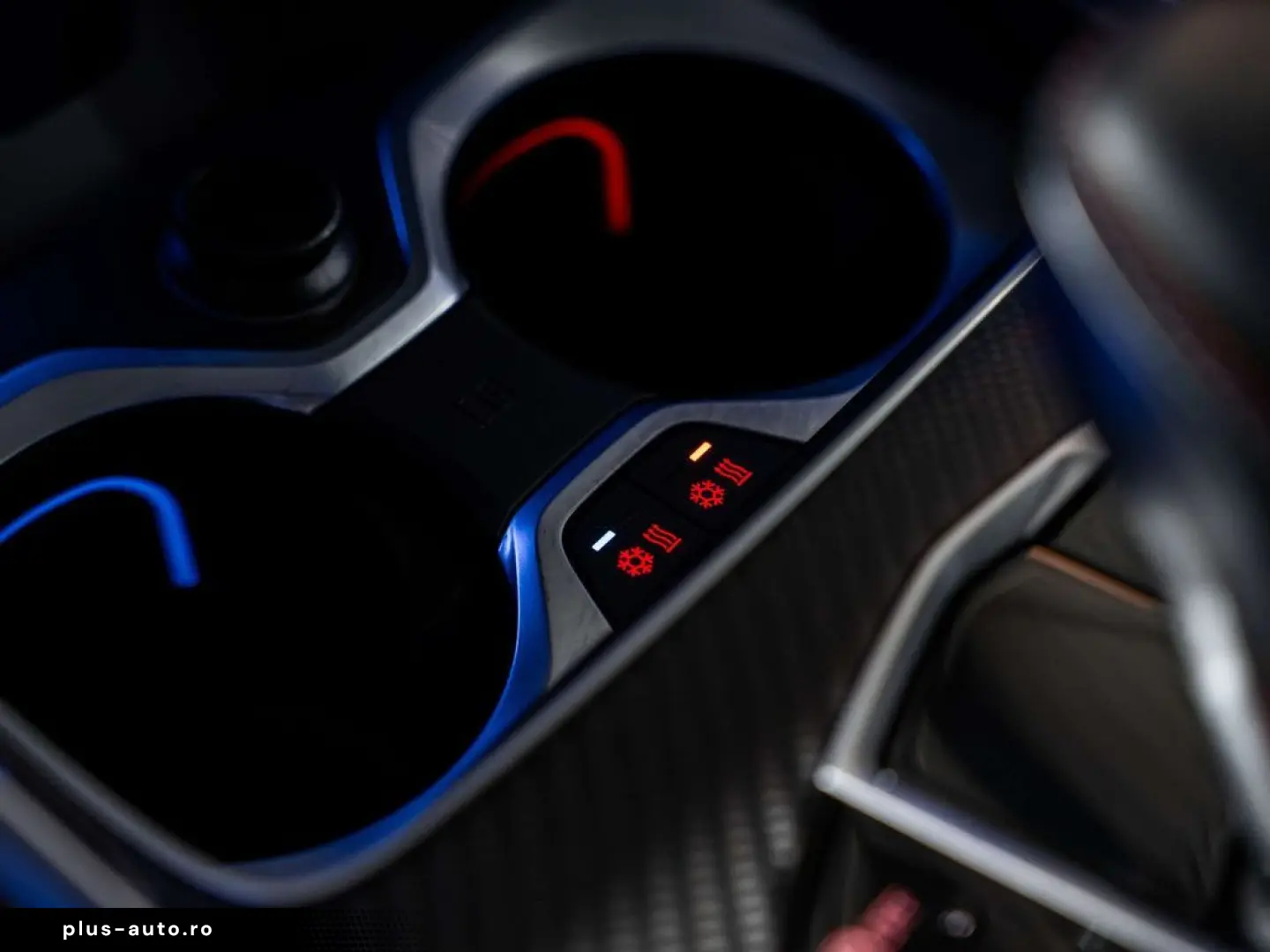 BMW XM PHEV 4.4AS - M sport - AHK - Massage - HUD -