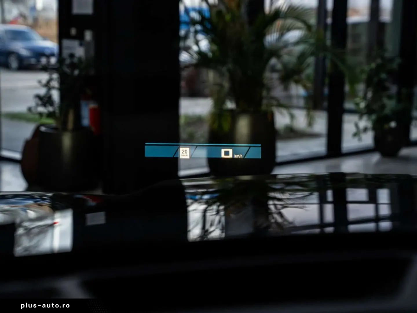 BMW XM PHEV 4.4AS - M sport - AHK - Massage - HUD -