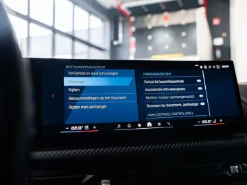 BMW XM PHEV 4.4AS - M sport - AHK - Massage - HUD -