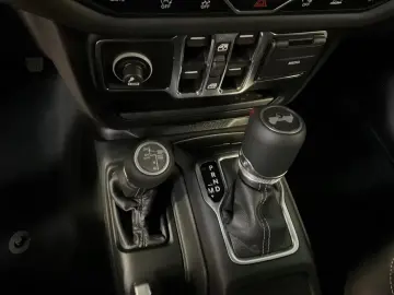 Jeep Wrangler Unlimited Sahara 2.0 T-GDI elektr. Soft