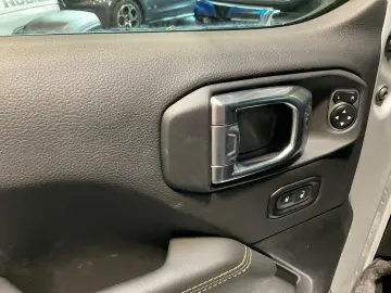 Jeep Wrangler Unlimited Sahara 2.0 T-GDI elektr. Soft