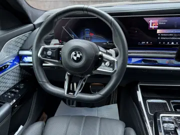 BMW 740d xDrive Pachet M Sport Pro