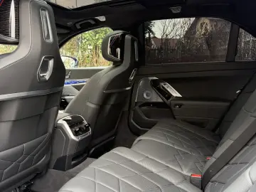 BMW 740d xDrive Pachet M Sport Pro