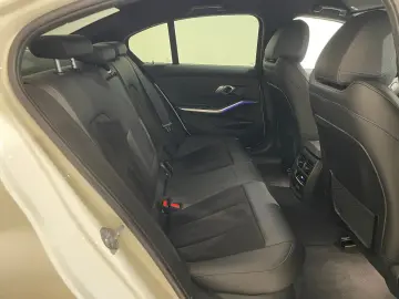 BMW 330i xDrive M Sport Paket Laser-HiFi