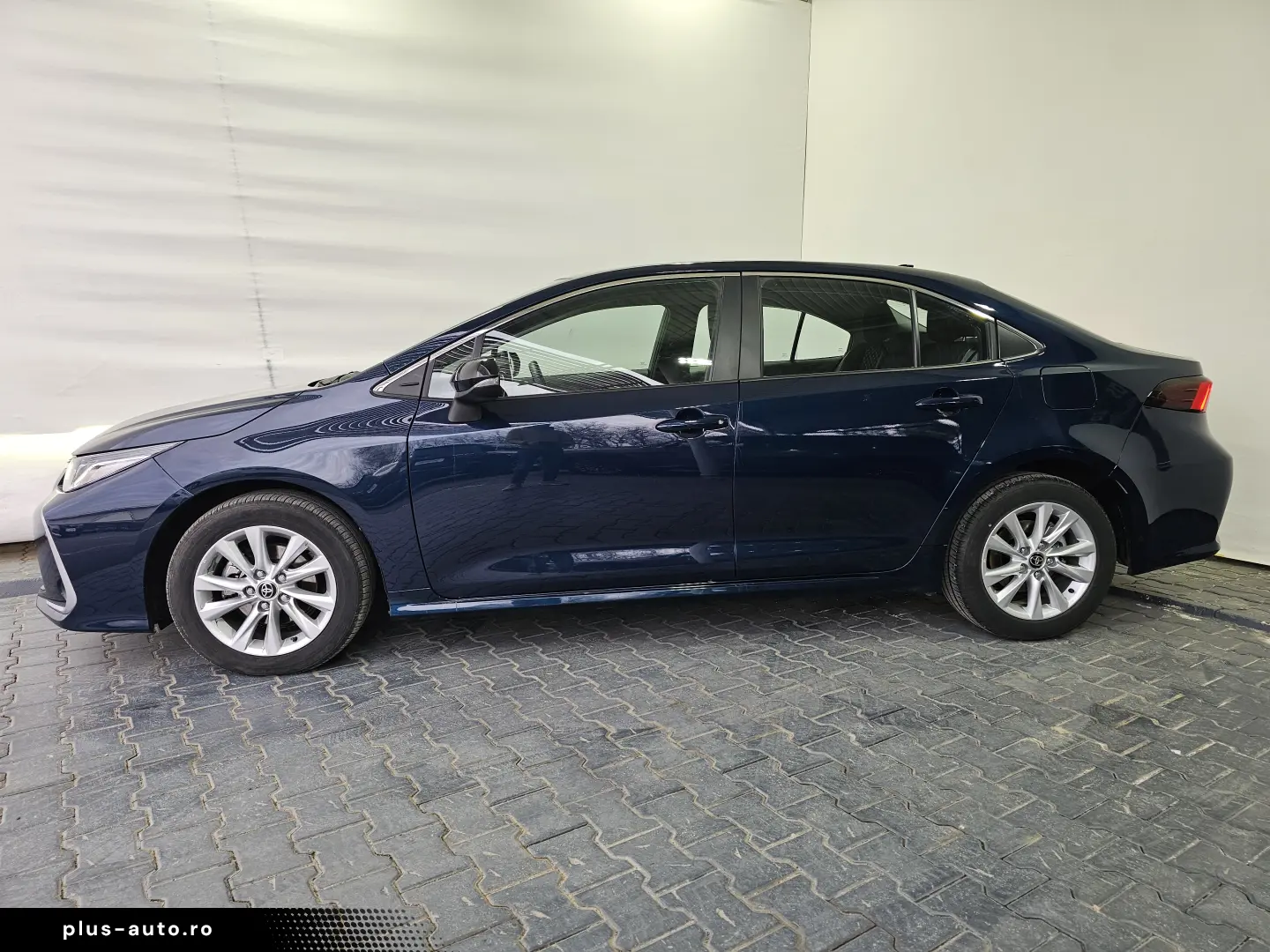 oyota Corolla 1.8 Hybrid Business Aut.