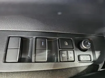 oyota Corolla 1.8 Hybrid Business Aut.