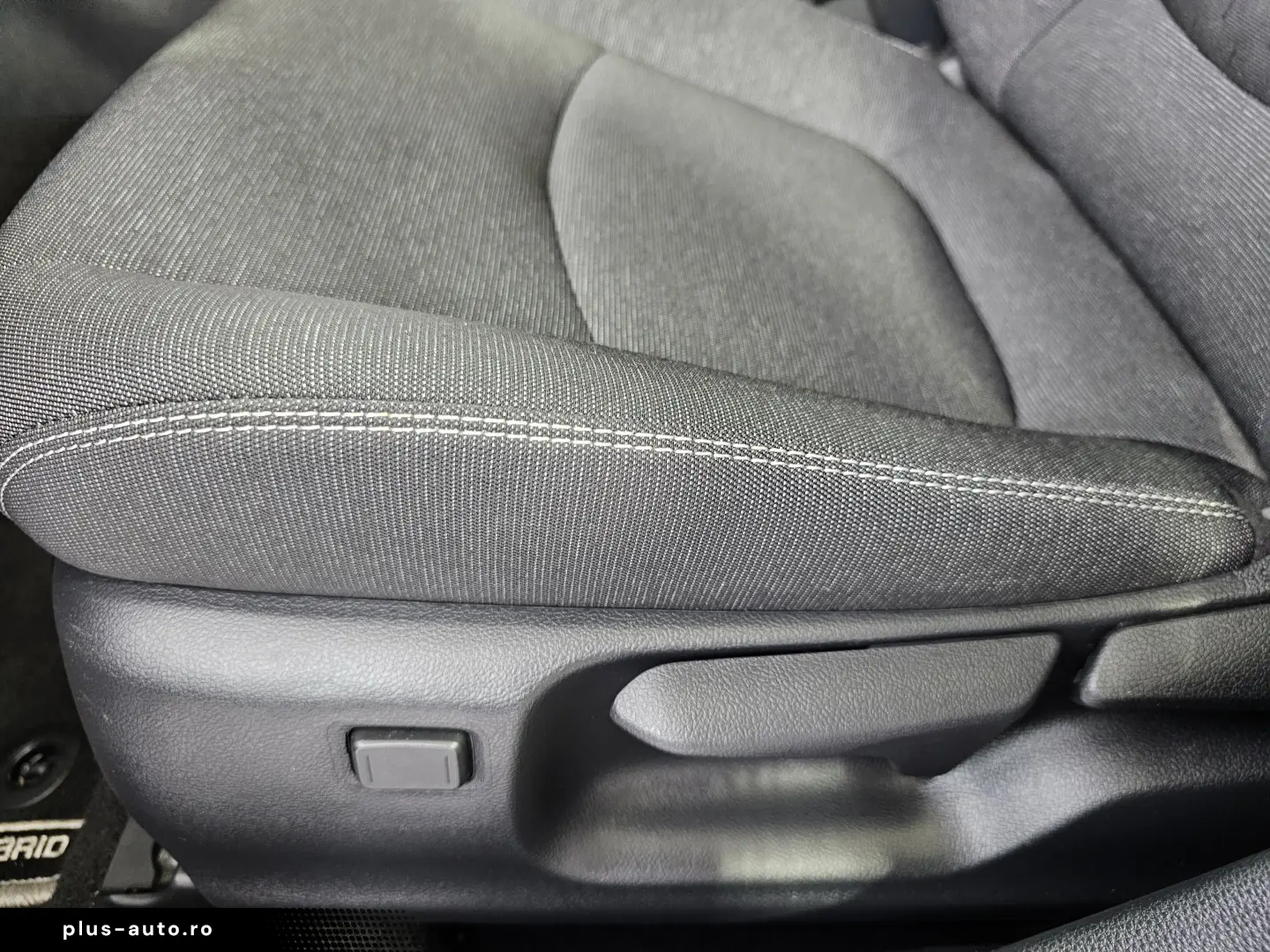 oyota Corolla 1.8 Hybrid Business Aut.